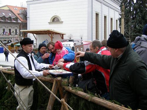 FS Vikartovčan - zabíjačka - Popradské vianočné trhy - 2009